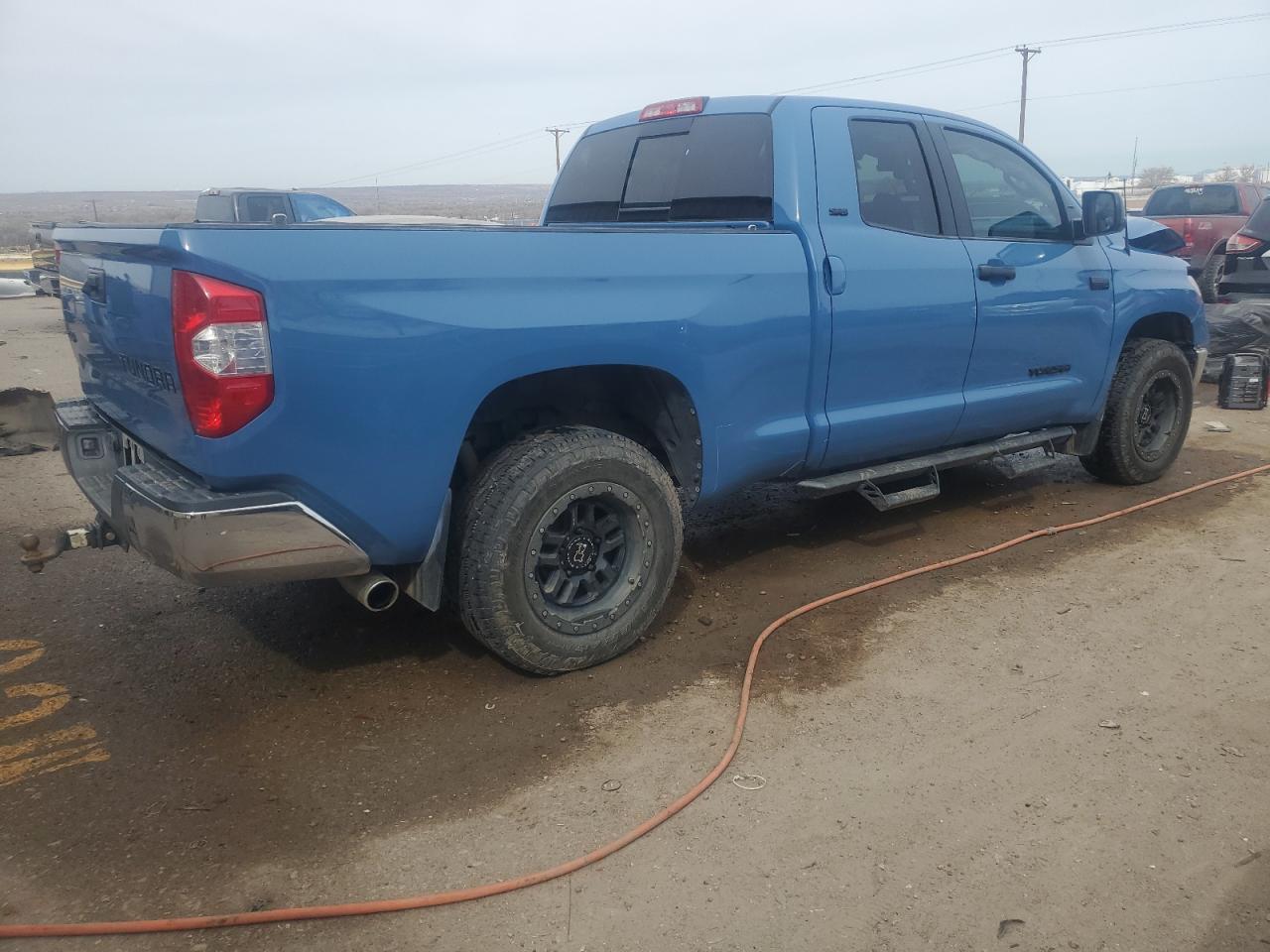 Photo 2 VIN: 5TFUY5F14KX826156 - TOYOTA TUNDRA 