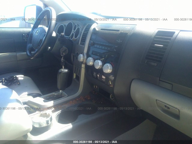 Photo 4 VIN: 5TFUY5F15AX133580 - TOYOTA TUNDRA 4WD TRUCK 