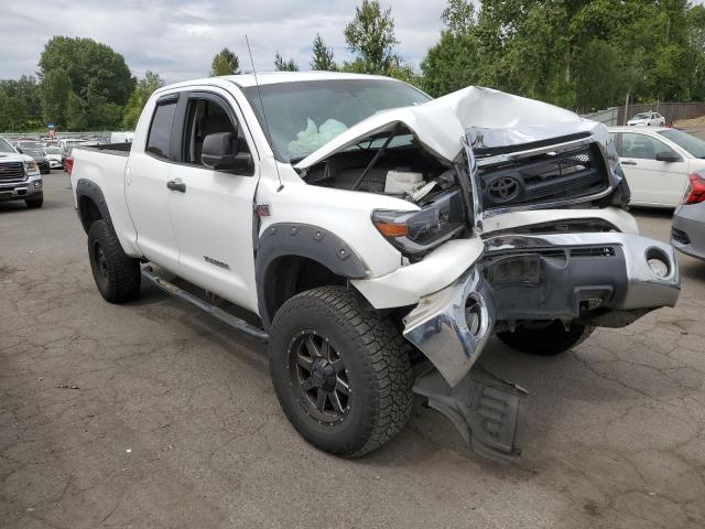 Photo 3 VIN: 5TFUY5F15AX147592 - TOYOTA TUNDRA DOU 