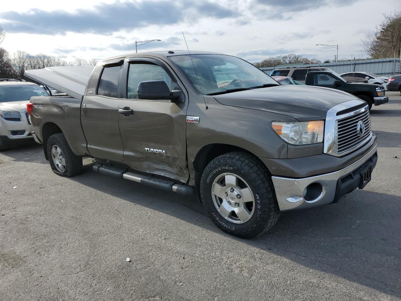 Photo 3 VIN: 5TFUY5F15BX164104 - TOYOTA TUNDRA 