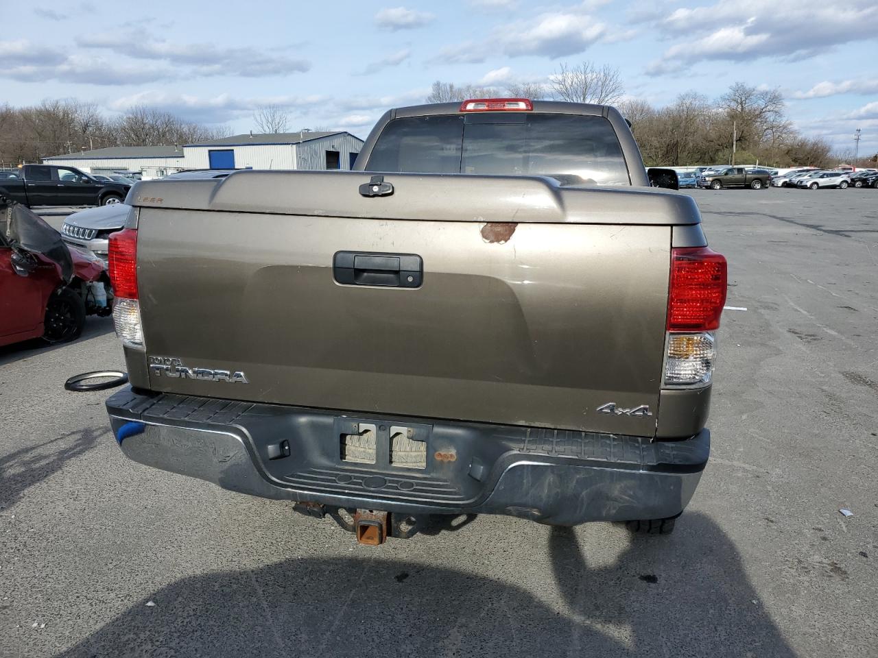 Photo 5 VIN: 5TFUY5F15BX164104 - TOYOTA TUNDRA 