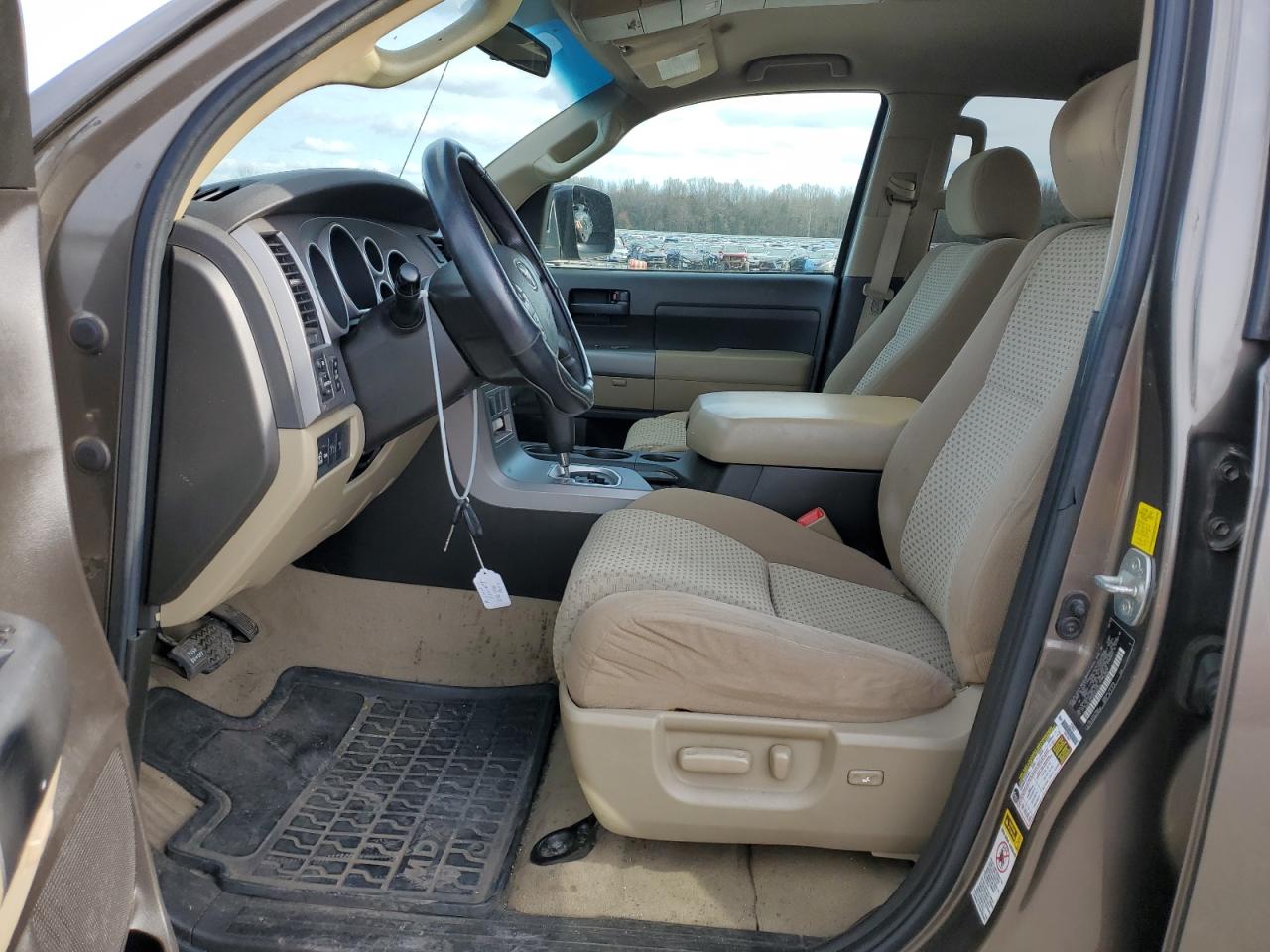 Photo 6 VIN: 5TFUY5F15BX164104 - TOYOTA TUNDRA 