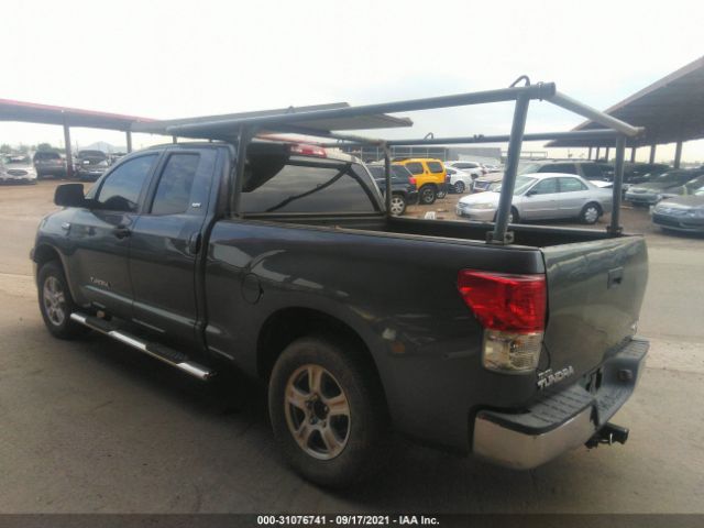 Photo 2 VIN: 5TFUY5F15BX180240 - TOYOTA TUNDRA 4WD TRUCK 