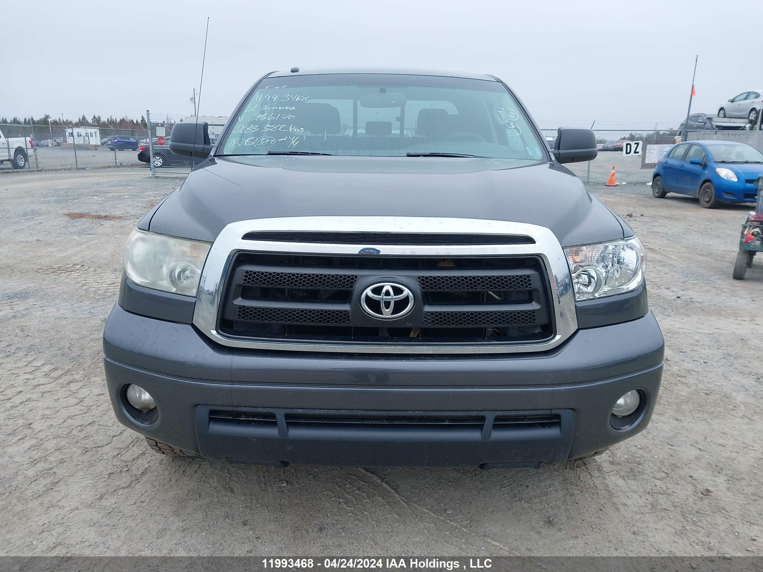 Photo 12 VIN: 5TFUY5F15CX256170 - TOYOTA TUNDRA 