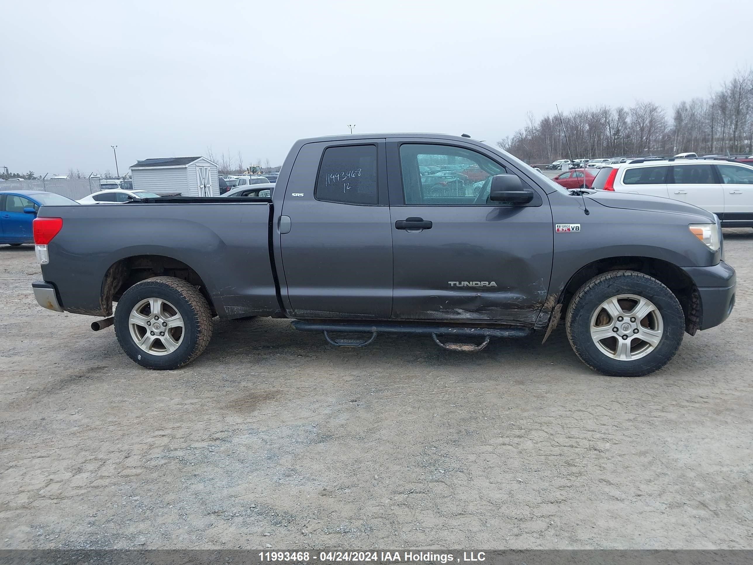 Photo 13 VIN: 5TFUY5F15CX256170 - TOYOTA TUNDRA 