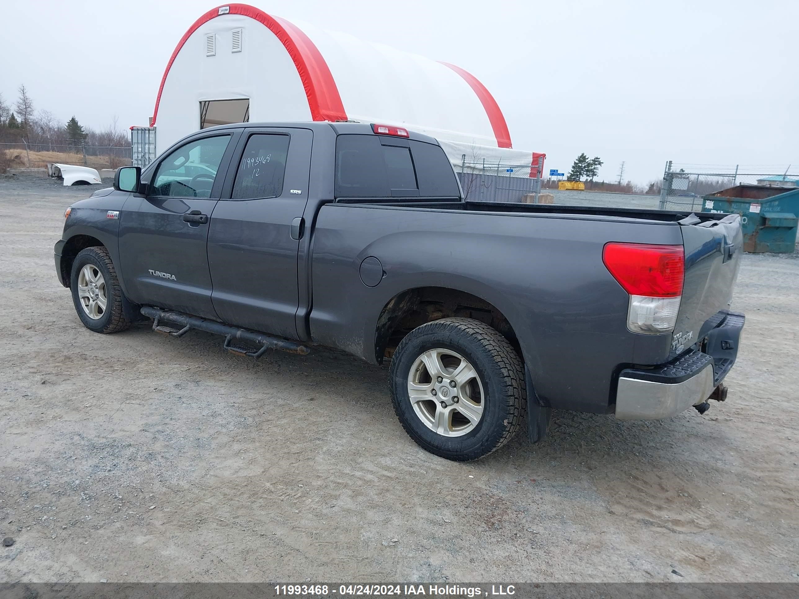 Photo 2 VIN: 5TFUY5F15CX256170 - TOYOTA TUNDRA 