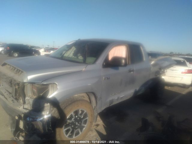 Photo 1 VIN: 5TFUY5F15JX696905 - TOYOTA TUNDRA 4WD 