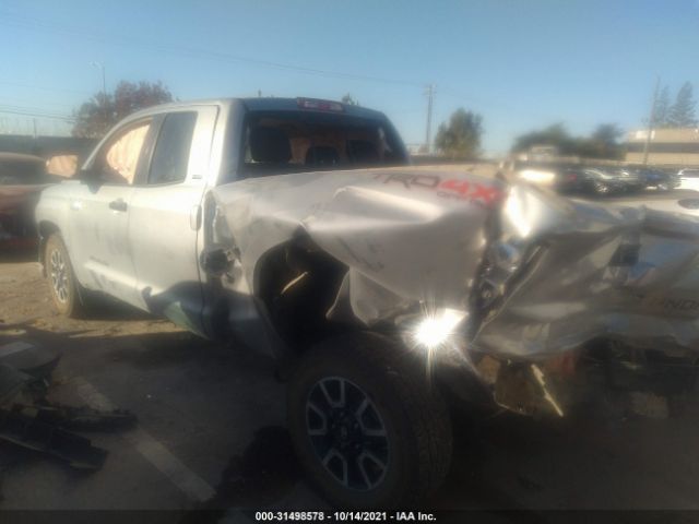 Photo 2 VIN: 5TFUY5F15JX696905 - TOYOTA TUNDRA 4WD 