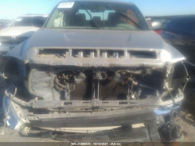 Photo 9 VIN: 5TFUY5F15JX696905 - TOYOTA TUNDRA 4WD 