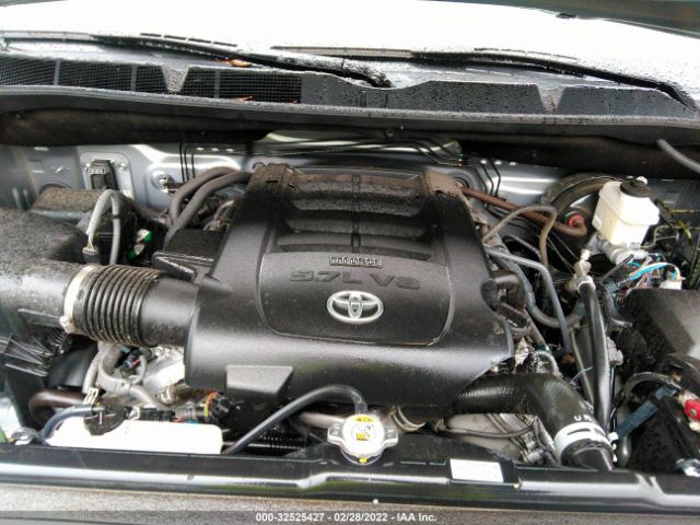 Photo 9 VIN: 5TFUY5F15MX004226 - TOYOTA TUNDRA 4WD 