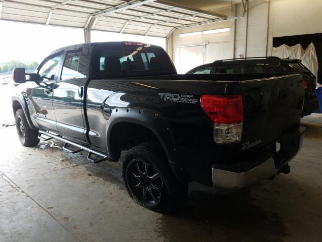 Photo 2 VIN: 5TFUY5F16AX106761 - TOYOTA TUNDRA DOU 