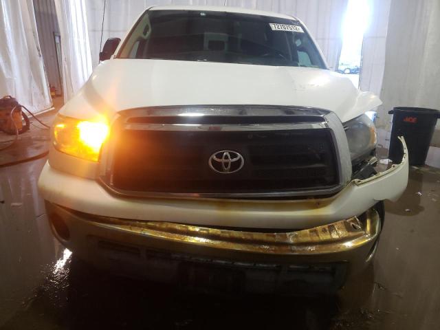 Photo 4 VIN: 5TFUY5F16AX157144 - TOYOTA TUNDRA DOU 