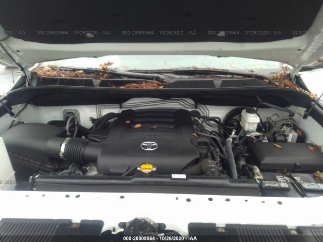 Photo 9 VIN: 5TFUY5F16GX581397 - TOYOTA TUNDRA 4WD TRUCK 