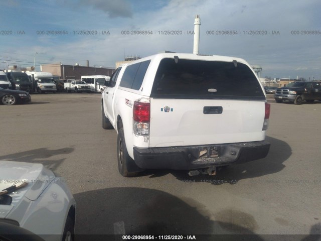 Photo 2 VIN: 5TFUY5F17AX154883 - TOYOTA TUNDRA 4WD TRUCK 