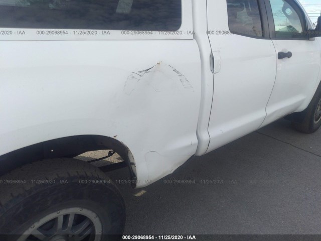 Photo 5 VIN: 5TFUY5F17AX154883 - TOYOTA TUNDRA 4WD TRUCK 