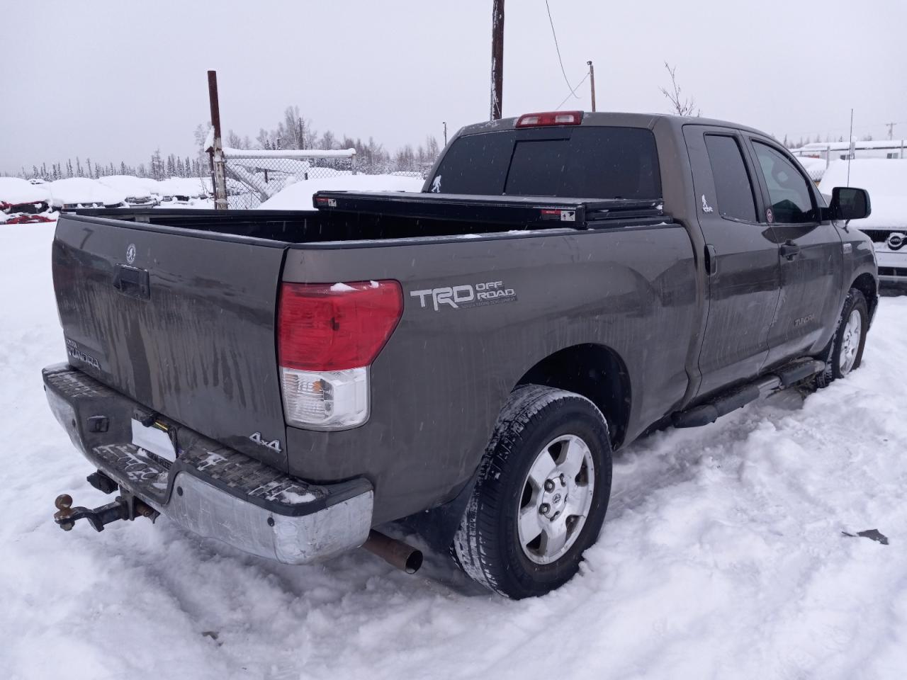 Photo 2 VIN: 5TFUY5F17BX188825 - TOYOTA TUNDRA 