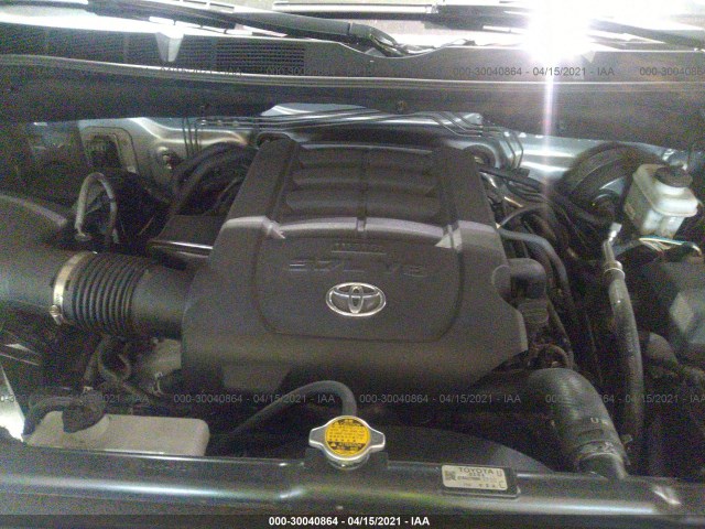 Photo 9 VIN: 5TFUY5F17EX346813 - TOYOTA TUNDRA 4WD TRUCK 