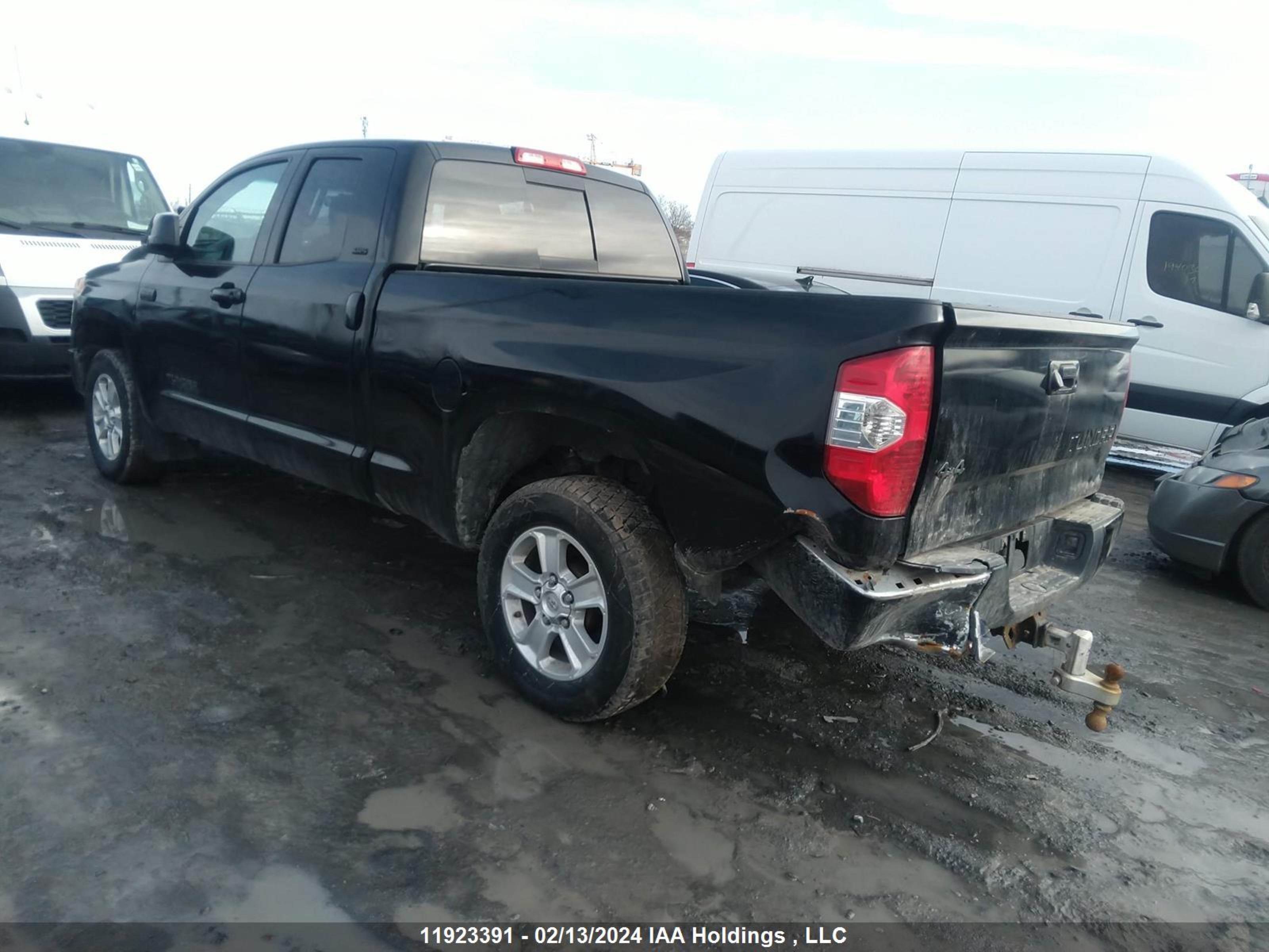 Photo 2 VIN: 5TFUY5F17EX379424 - TOYOTA TUNDRA 