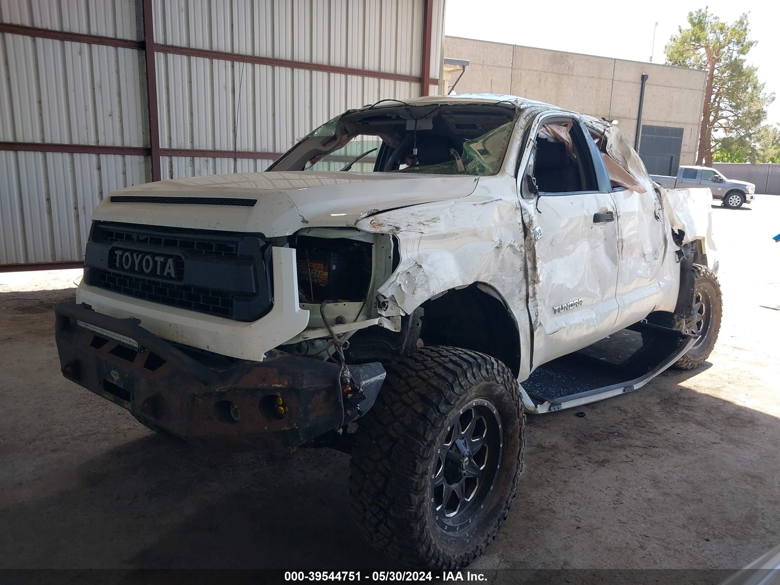 Photo 1 VIN: 5TFUY5F17HX640717 - TOYOTA TUNDRA 