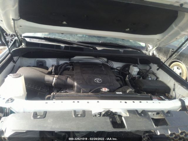 Photo 9 VIN: 5TFUY5F17JX689812 - TOYOTA TUNDRA 4WD 