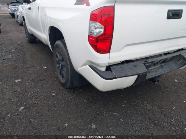 Photo 2 VIN: 5TFUY5F17MX022243 - TOYOTA TUNDRA 