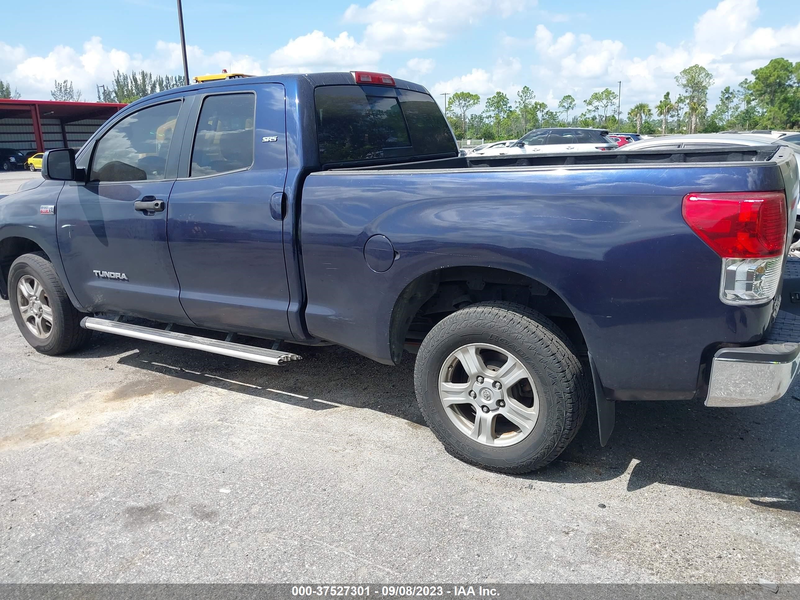 Photo 13 VIN: 5TFUY5F18AX133346 - TOYOTA TUNDRA 