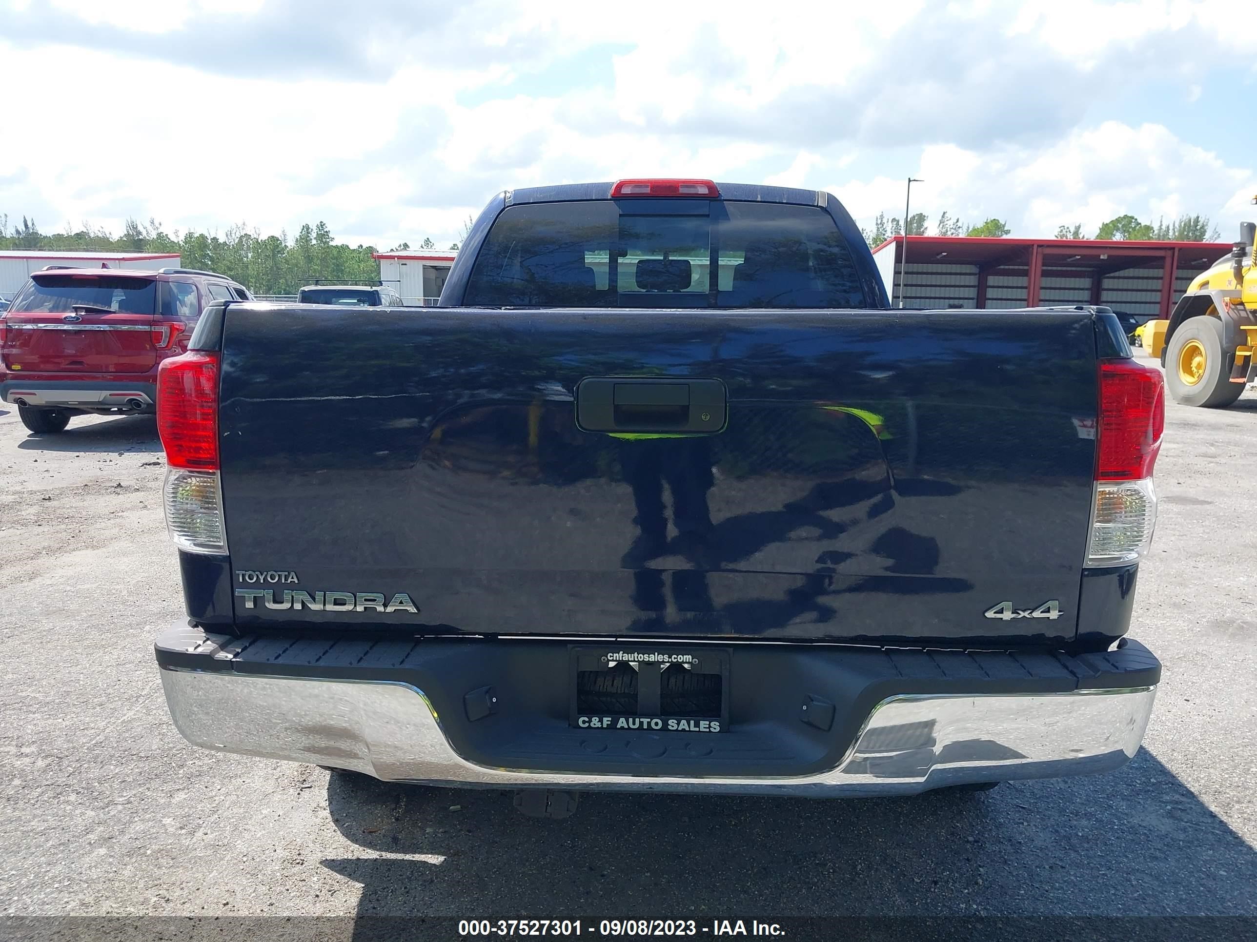 Photo 15 VIN: 5TFUY5F18AX133346 - TOYOTA TUNDRA 