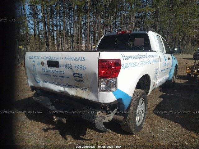 Photo 3 VIN: 5TFUY5F18CX228444 - TOYOTA TUNDRA 4WD TRUCK 