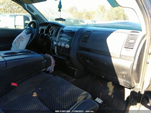 Photo 4 VIN: 5TFUY5F18DX299807 - TOYOTA TUNDRA 4WD TRUCK 