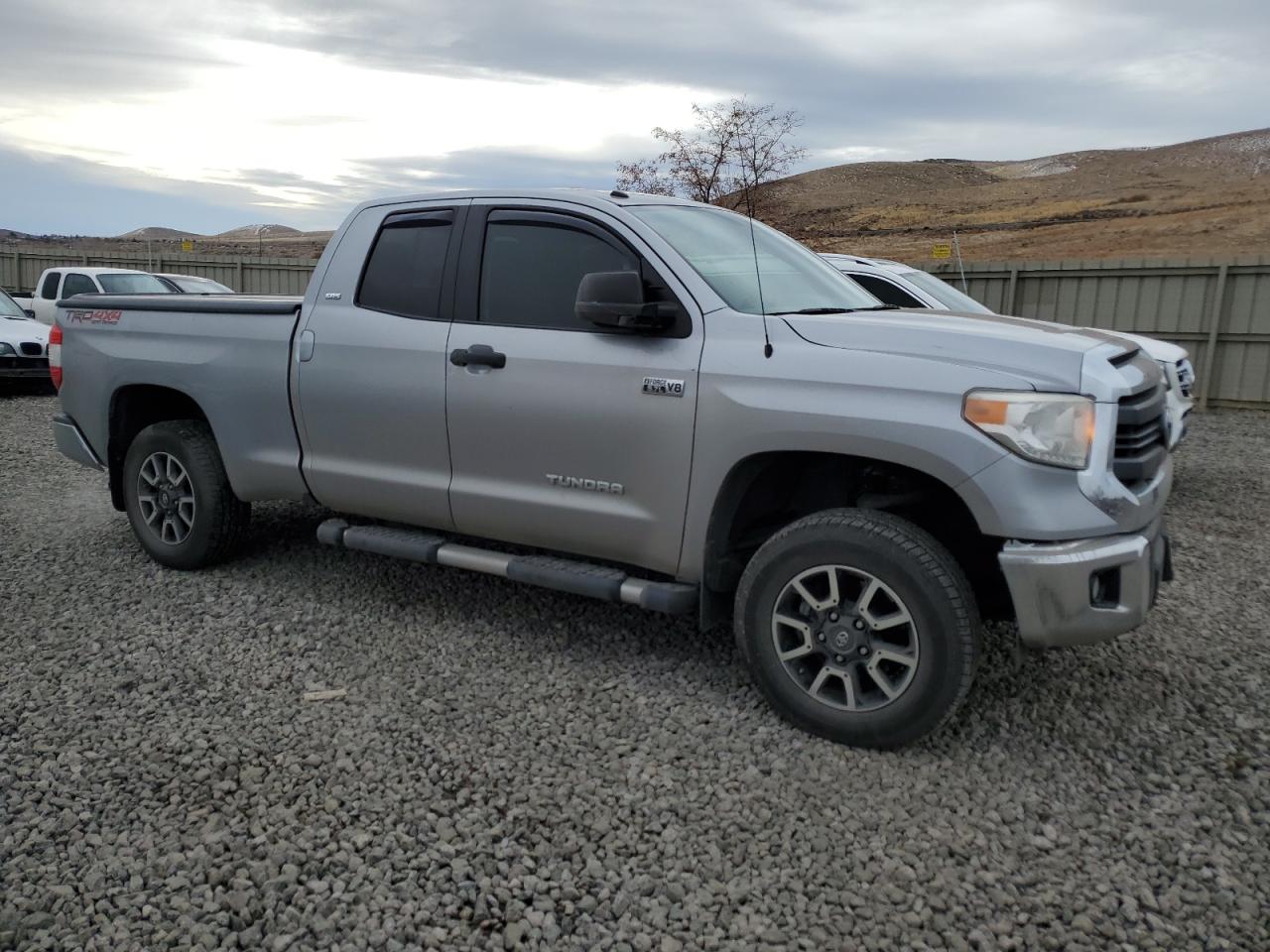 Photo 3 VIN: 5TFUY5F18FX487889 - TOYOTA TUNDRA 