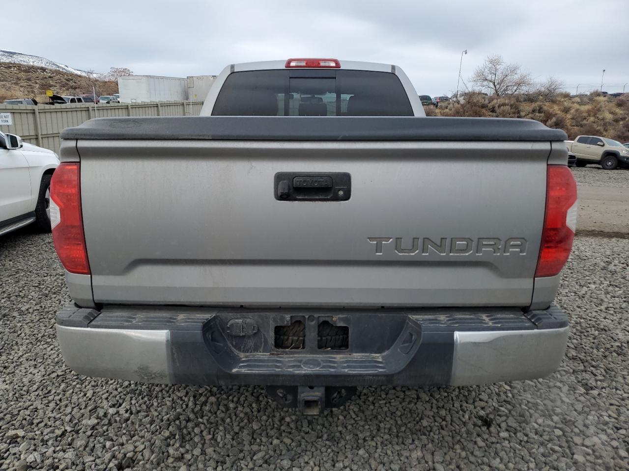 Photo 5 VIN: 5TFUY5F18FX487889 - TOYOTA TUNDRA 