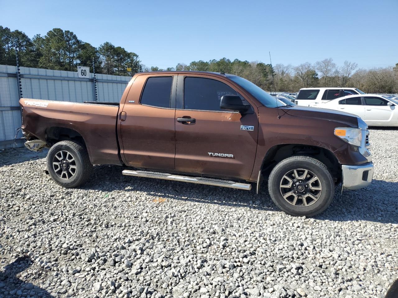 Photo 3 VIN: 5TFUY5F18GX578503 - TOYOTA TUNDRA 