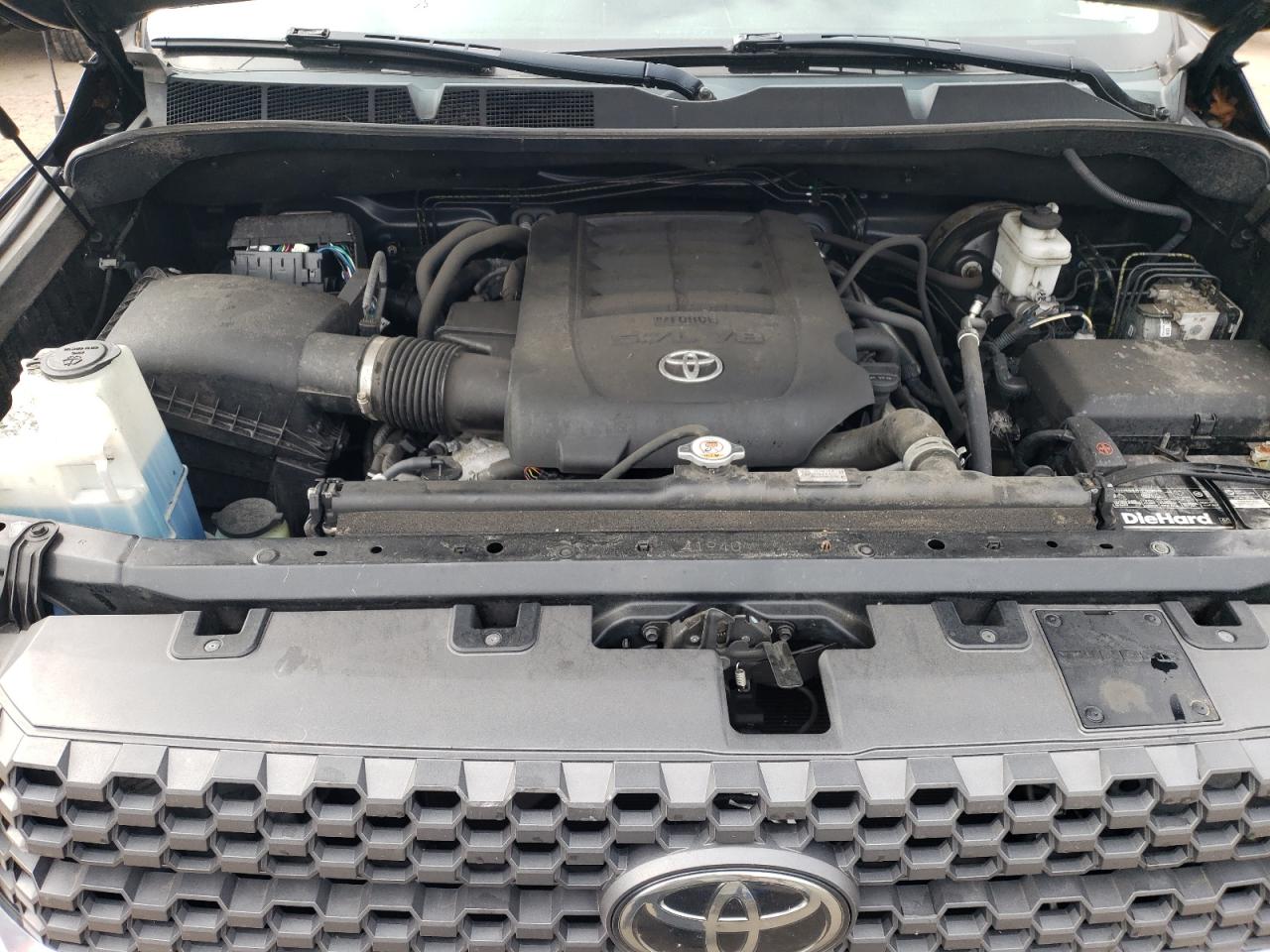 Photo 10 VIN: 5TFUY5F18KX815256 - TOYOTA TUNDRA 