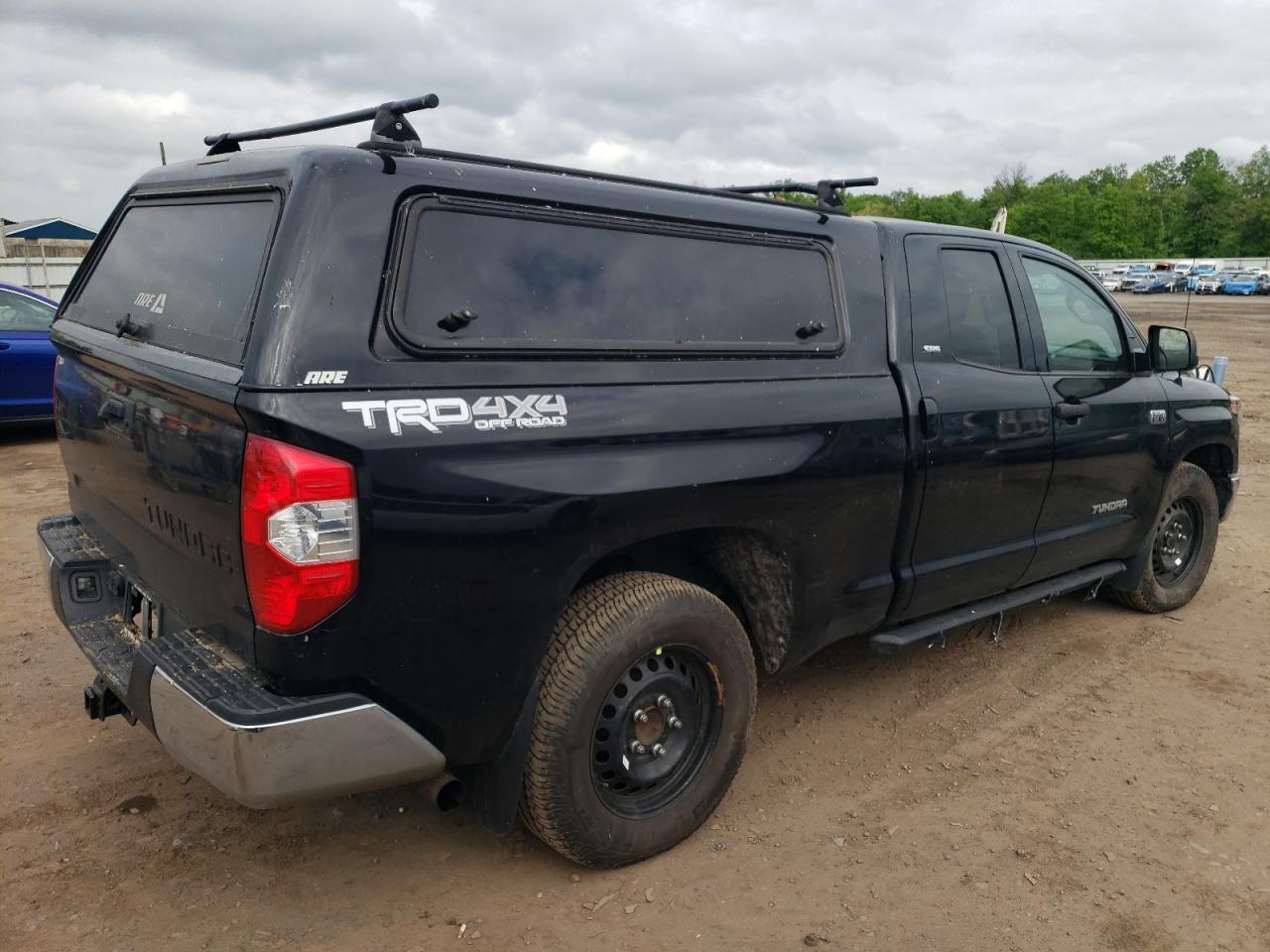 Photo 2 VIN: 5TFUY5F18KX815256 - TOYOTA TUNDRA 