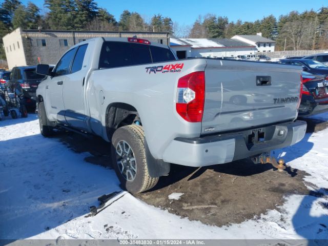 Photo 2 VIN: 5TFUY5F18MX011462 - TOYOTA TUNDRA 