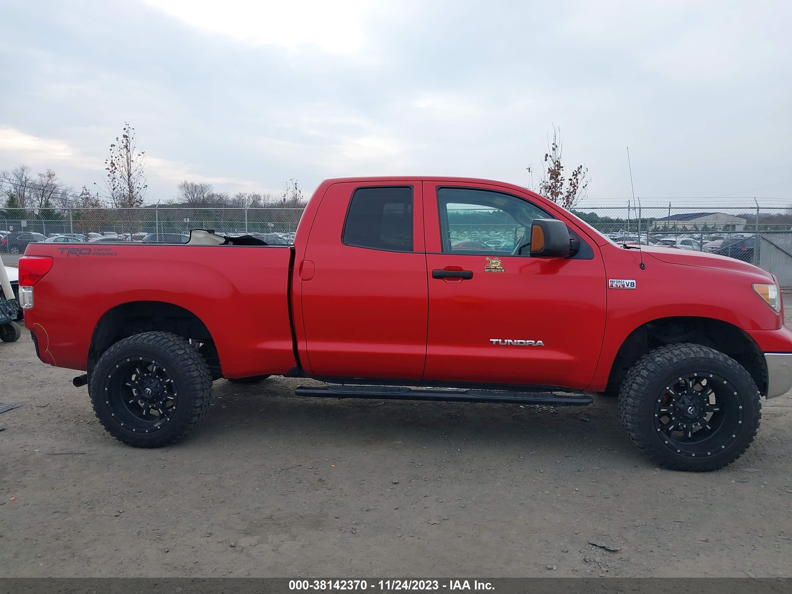 Photo 12 VIN: 5TFUY5F19AX106253 - TOYOTA TUNDRA 