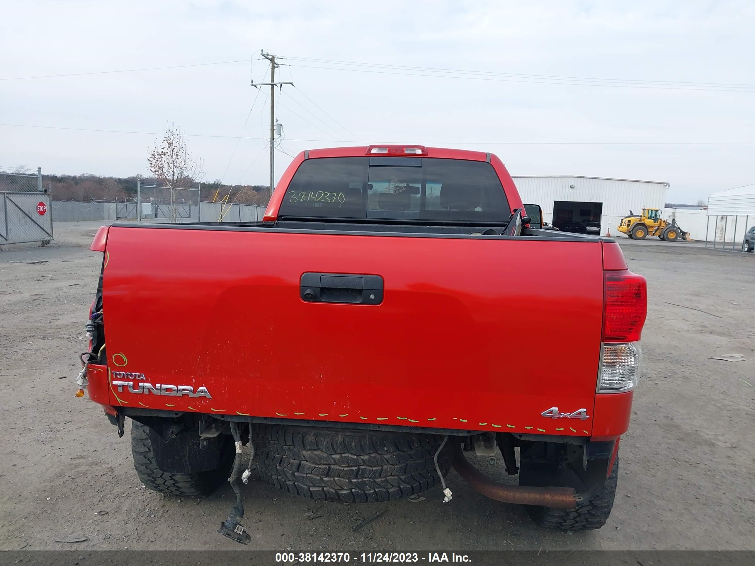 Photo 15 VIN: 5TFUY5F19AX106253 - TOYOTA TUNDRA 