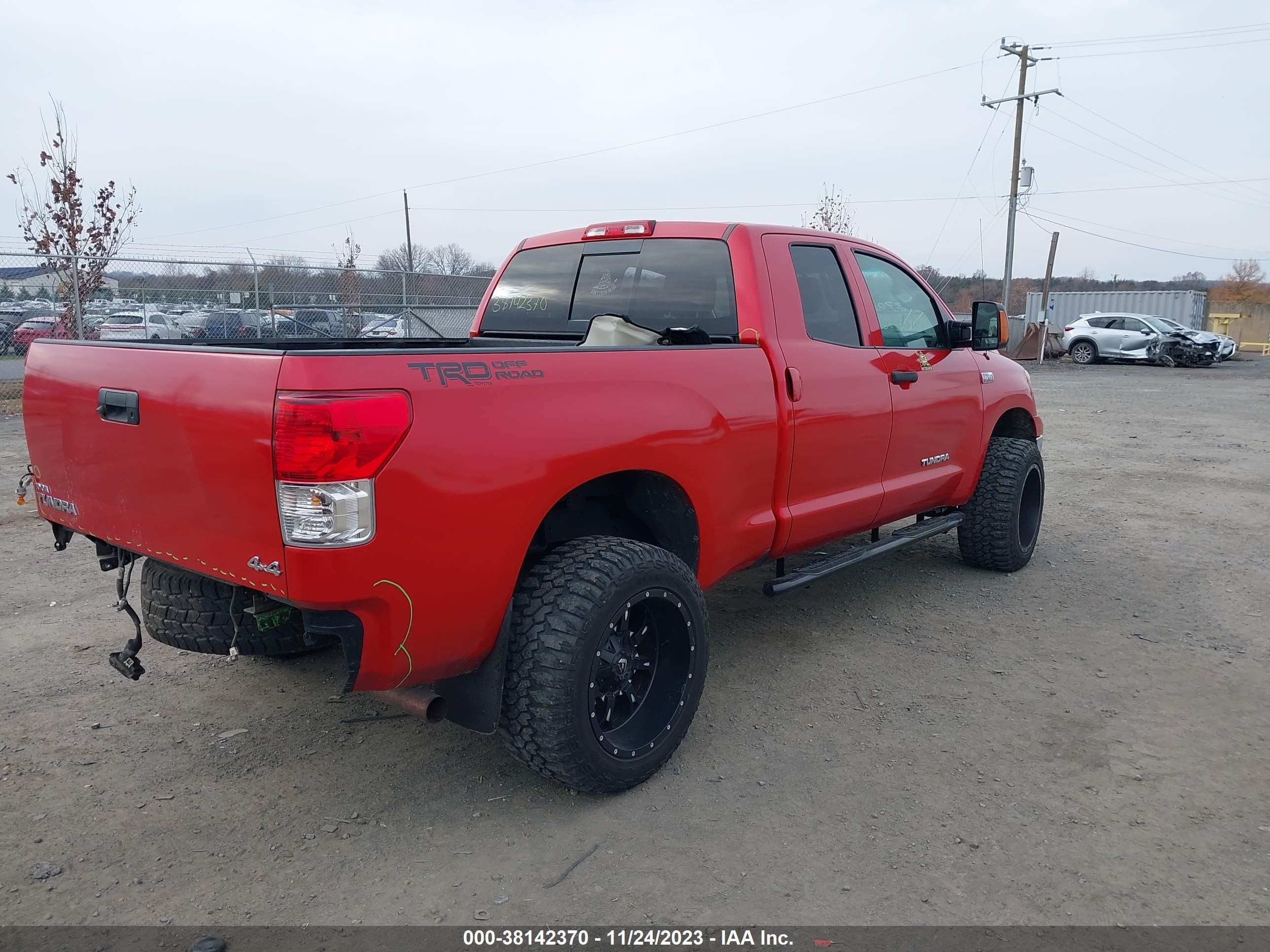 Photo 3 VIN: 5TFUY5F19AX106253 - TOYOTA TUNDRA 