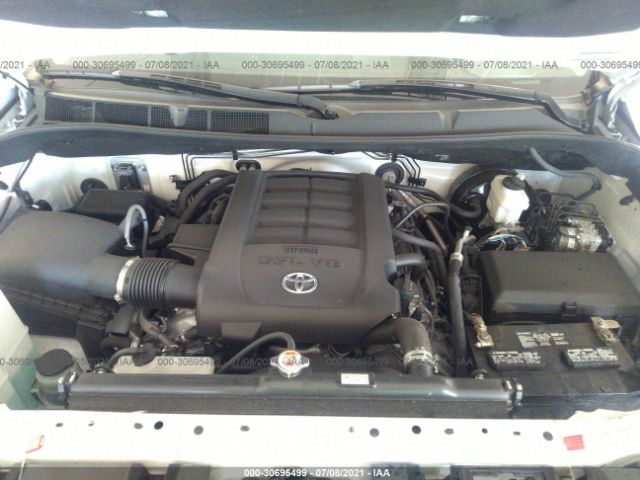 Photo 9 VIN: 5TFUY5F19JX703208 - TOYOTA TUNDRA 4WD 