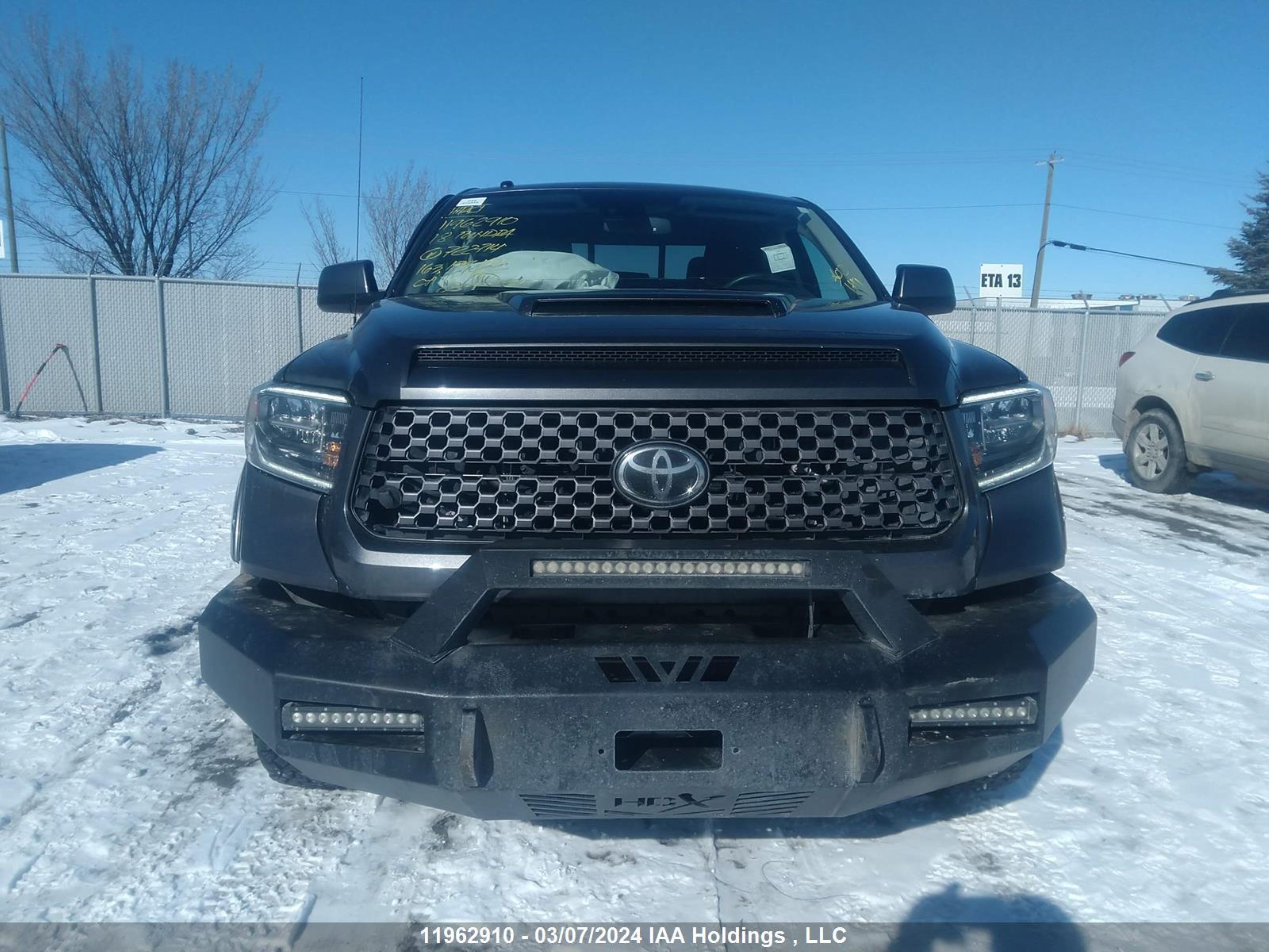 Photo 11 VIN: 5TFUY5F19JX722714 - TOYOTA TUNDRA 