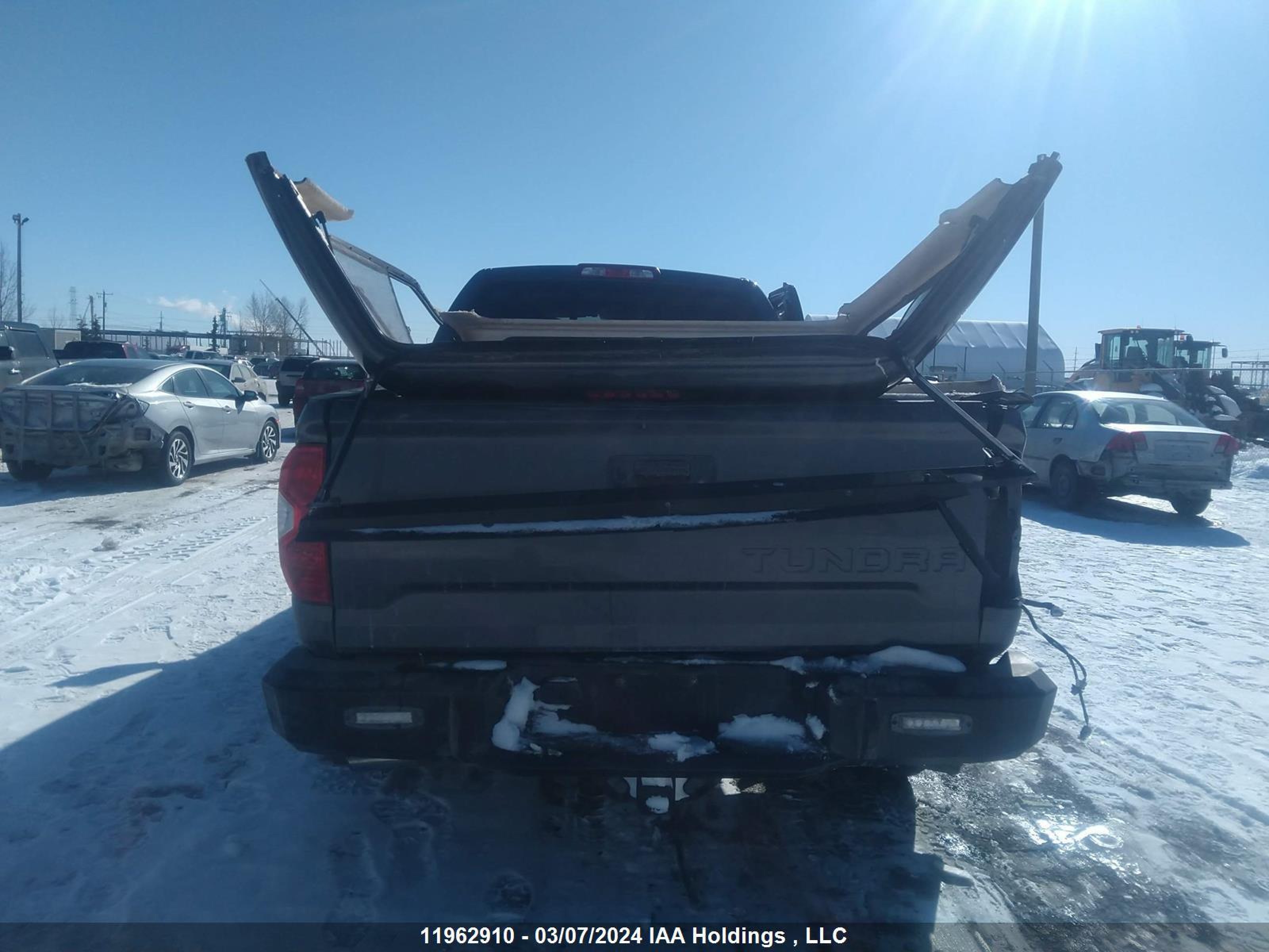 Photo 15 VIN: 5TFUY5F19JX722714 - TOYOTA TUNDRA 