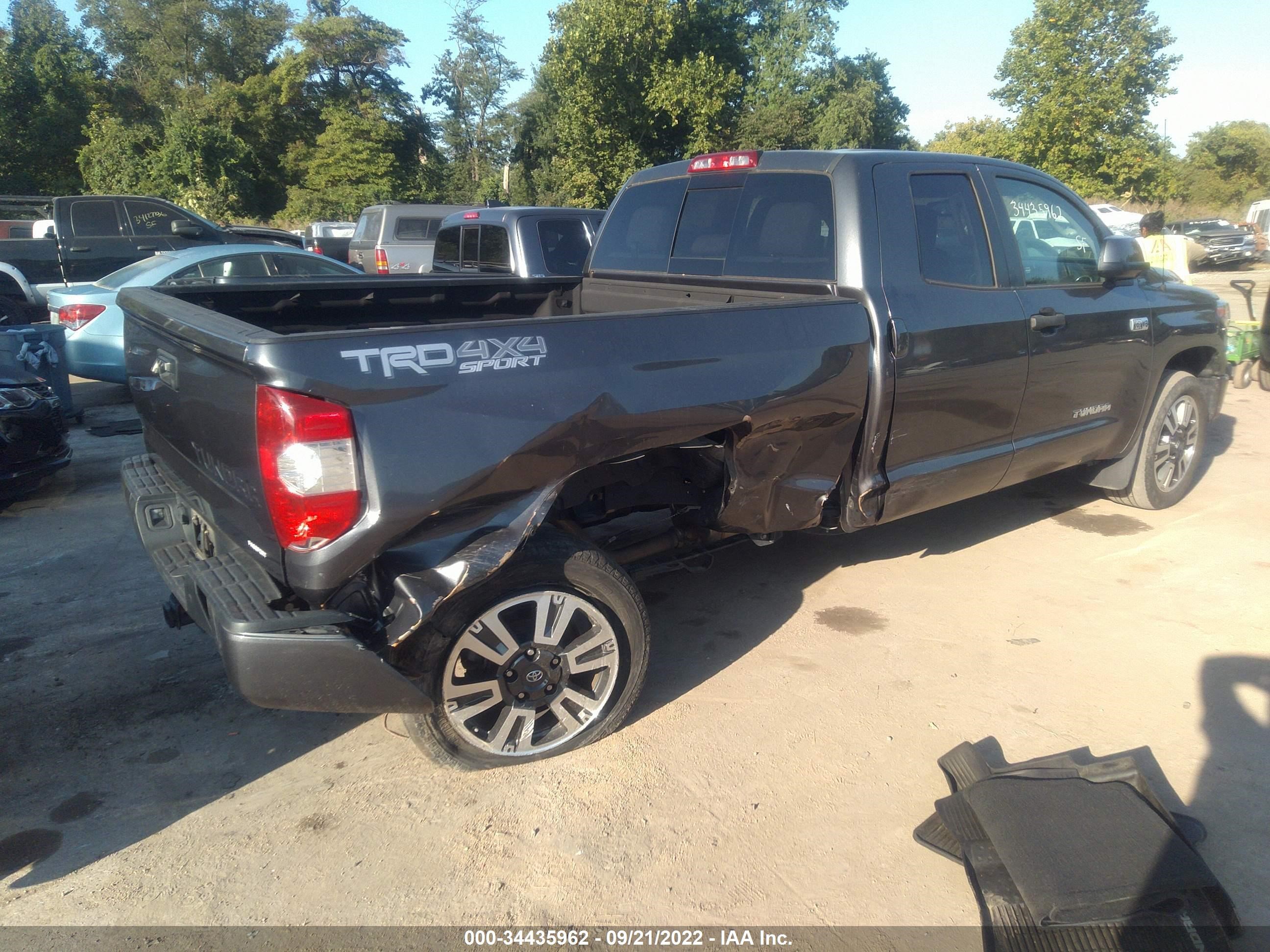 Photo 3 VIN: 5TFUY5F19JX775462 - TOYOTA TUNDRA 