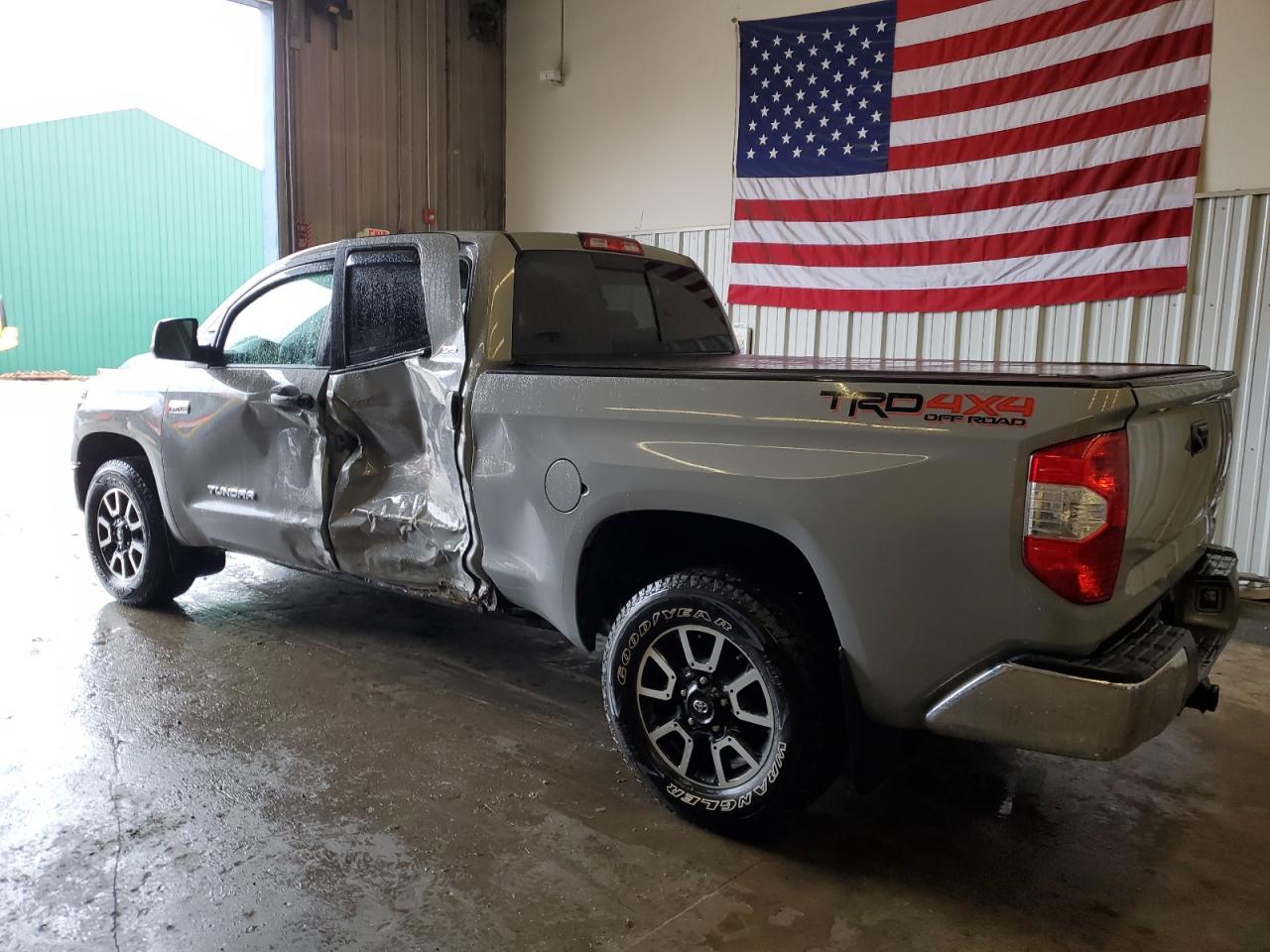 Photo 1 VIN: 5TFUY5F19KX854082 - TOYOTA TUNDRA 