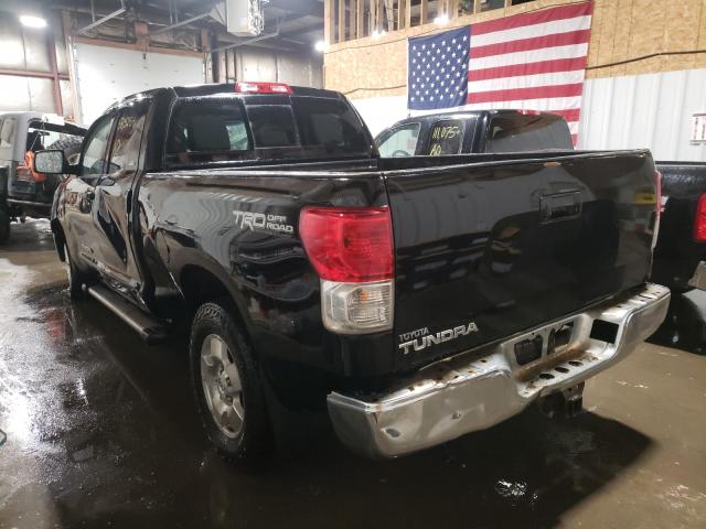 Photo 2 VIN: 5TFUY5F1XCX262417 - TOYOTA TUNDRA DOU 