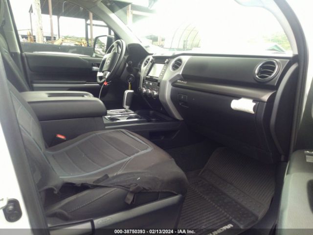 Photo 4 VIN: 5TFUY5F1XHX673226 - TOYOTA TUNDRA 