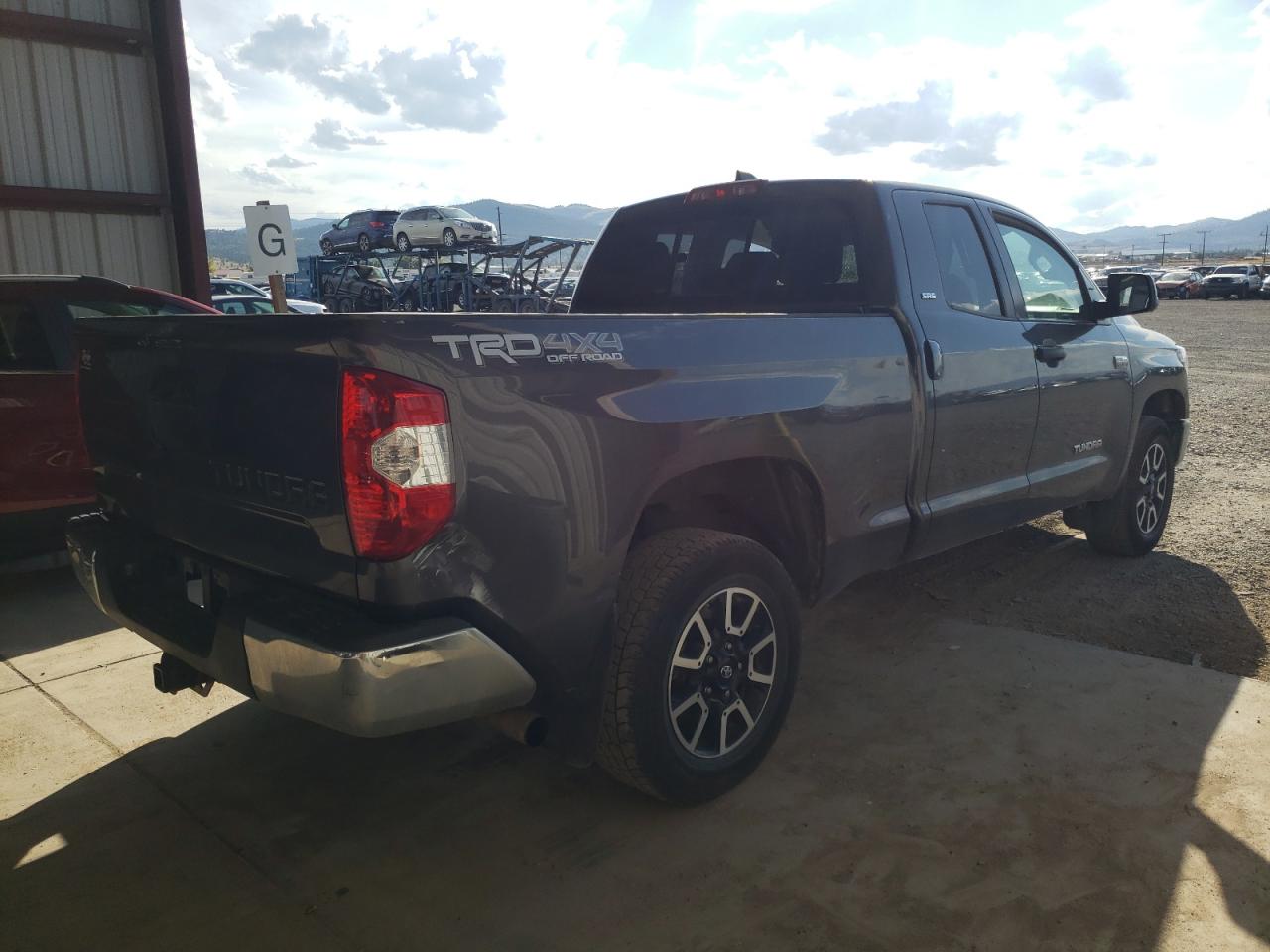 Photo 2 VIN: 5TFUYCF14LX948355 - TOYOTA TUNDRA 