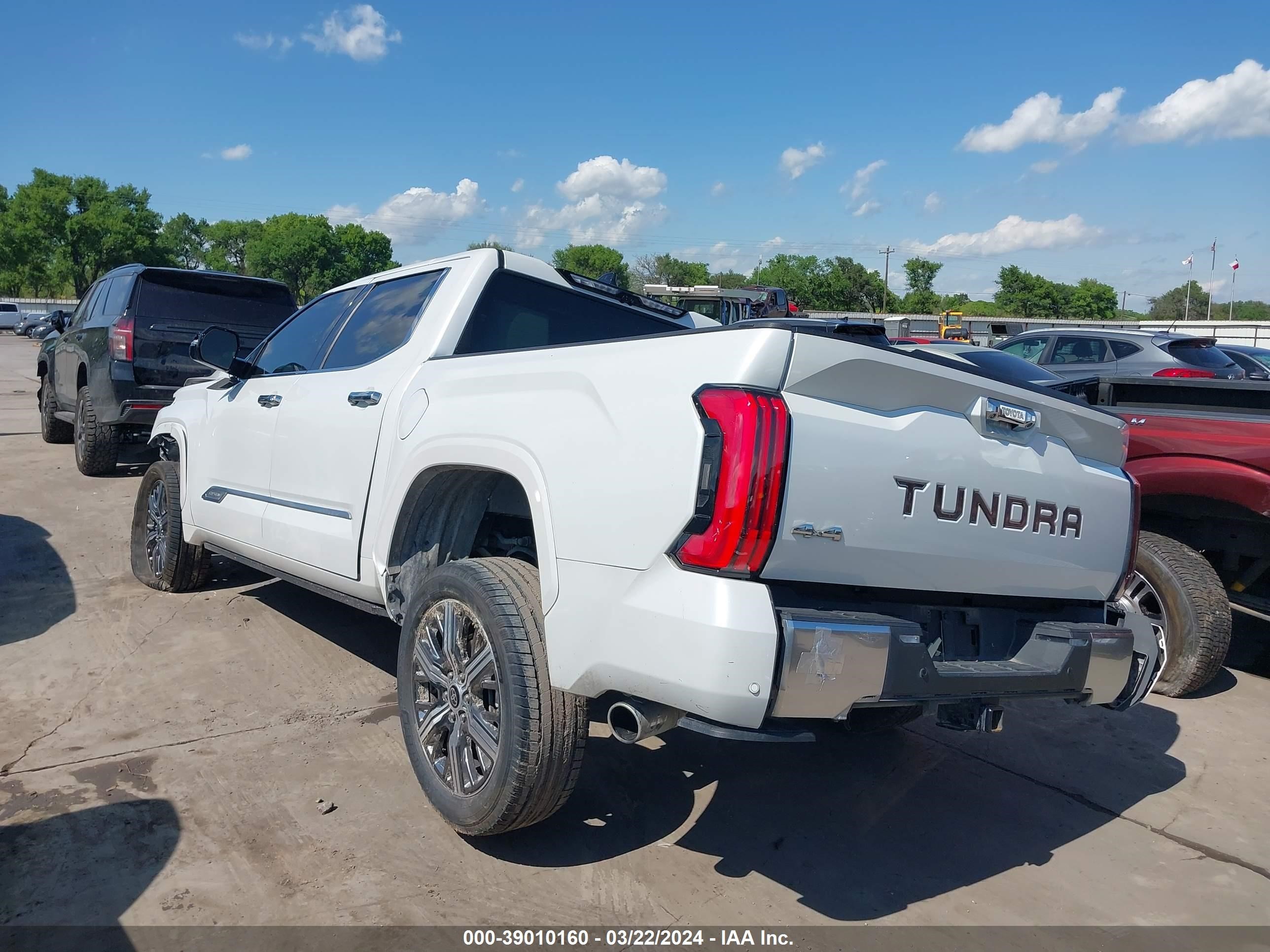 Photo 2 VIN: 5TFVC5DB2NX002773 - TOYOTA TUNDRA 