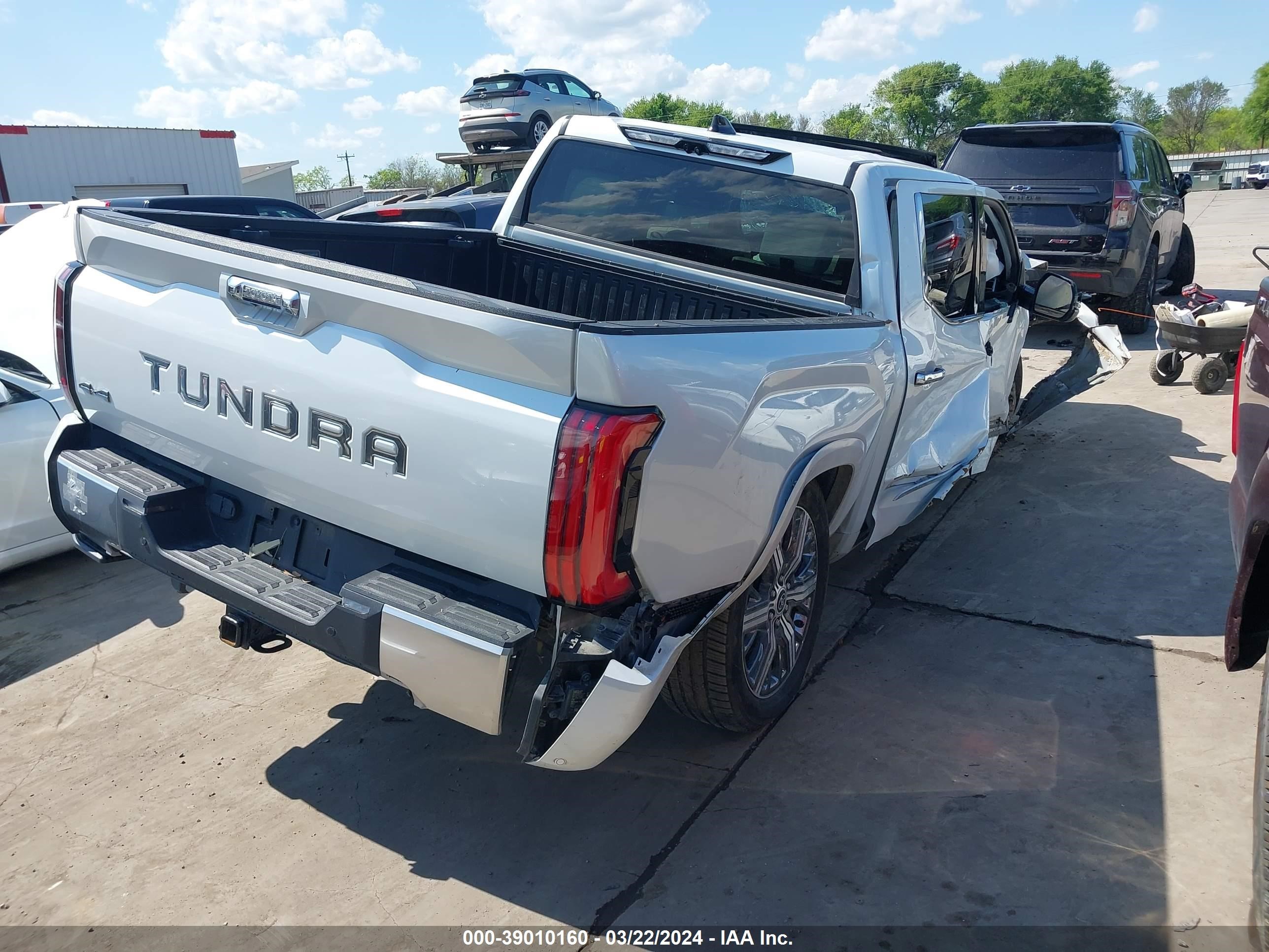 Photo 3 VIN: 5TFVC5DB2NX002773 - TOYOTA TUNDRA 