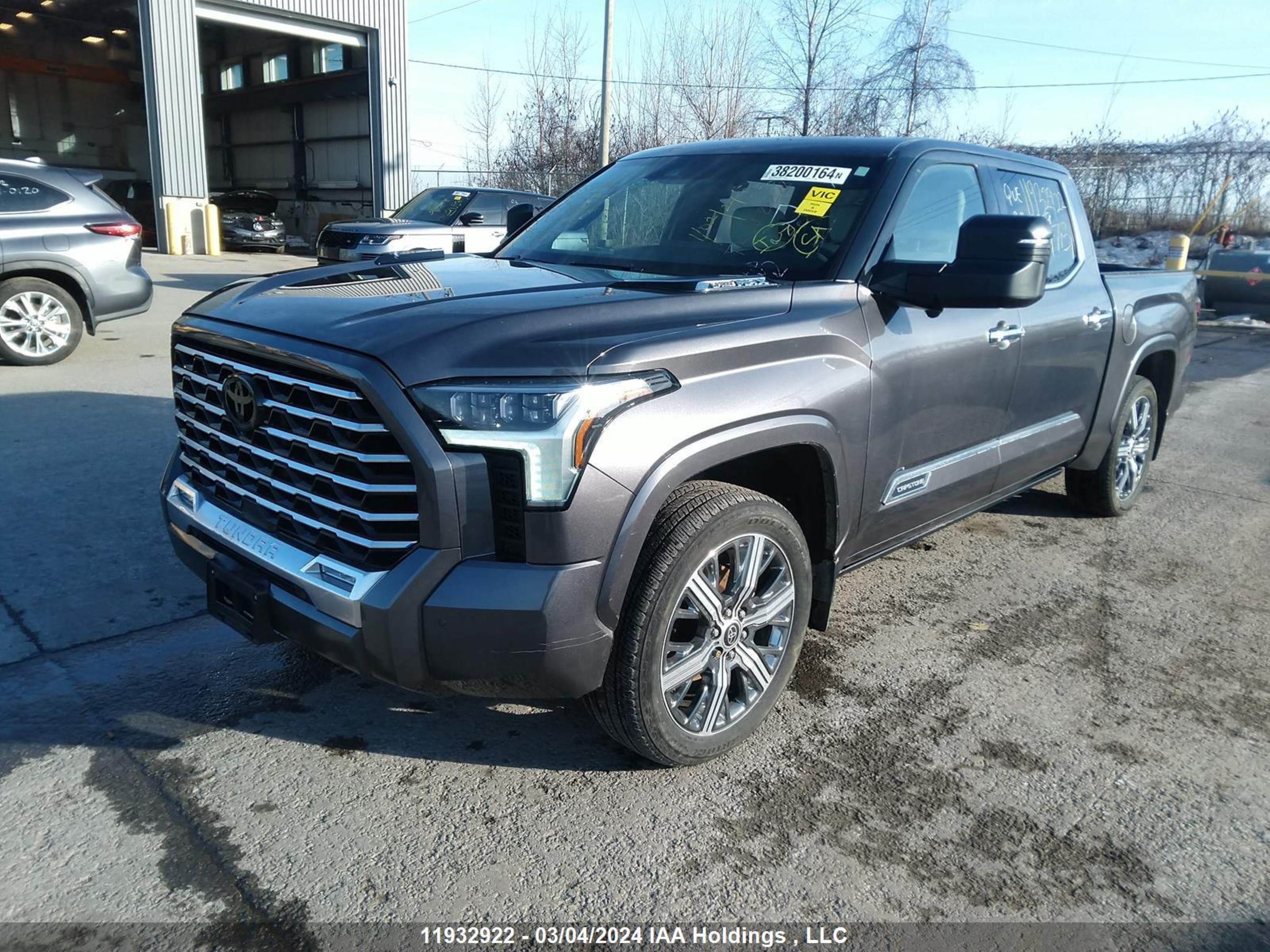 Photo 1 VIN: 5TFVC5DB5NX004713 - TOYOTA TUNDRA 