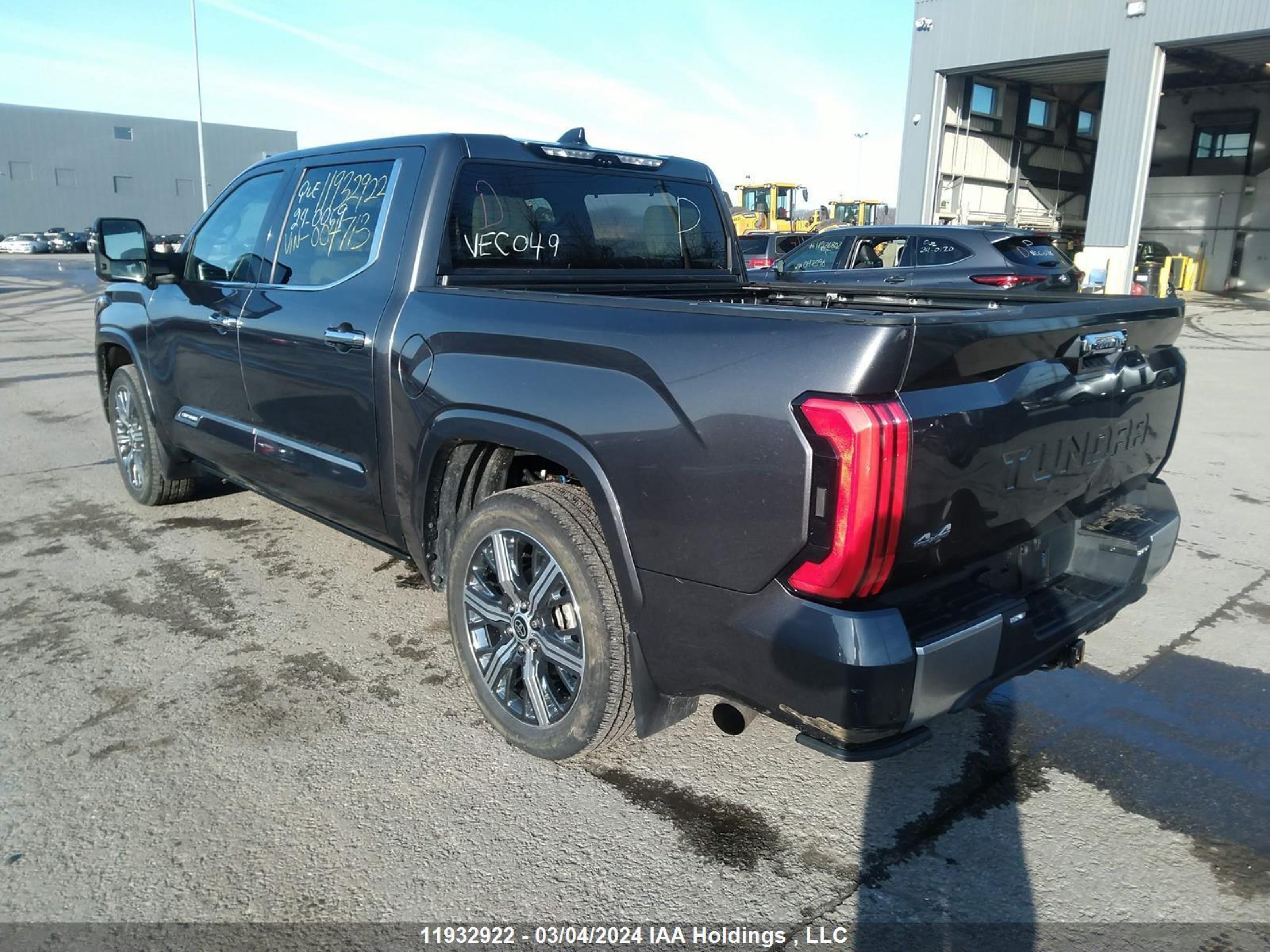 Photo 2 VIN: 5TFVC5DB5NX004713 - TOYOTA TUNDRA 